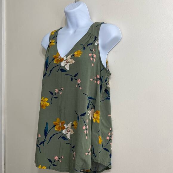 Old Navy Green Floral Tank Top - Picture 3 of 10